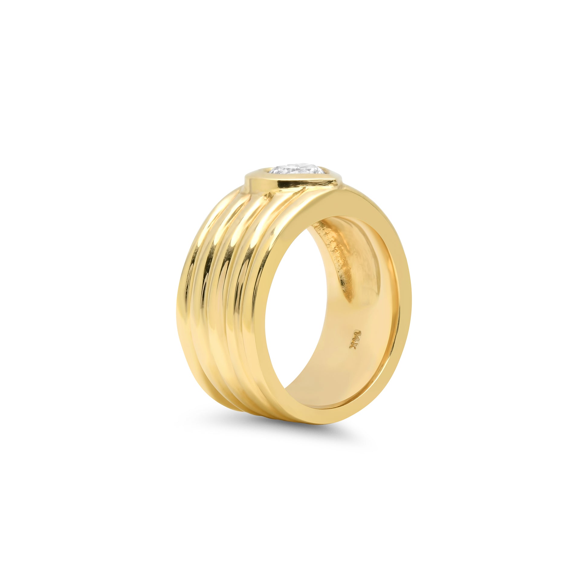 Side view of the Sig Ward Jewelry 14K Yellow Gold Romy Heart Shape Pinky Cigar Band featuring a polished 14K yellow gold cigar band with a heart-shaped design and a bold, modern silhouette for everyday wear.