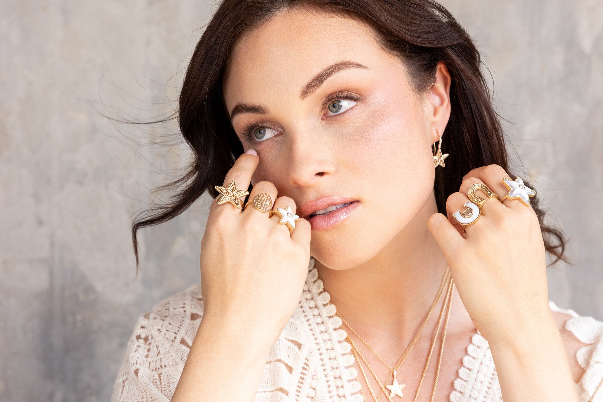 Sig Ward Jewelry Lifestyle 14K YG Amethyst, White Agate and Diamond Horseshoe Ring on model
