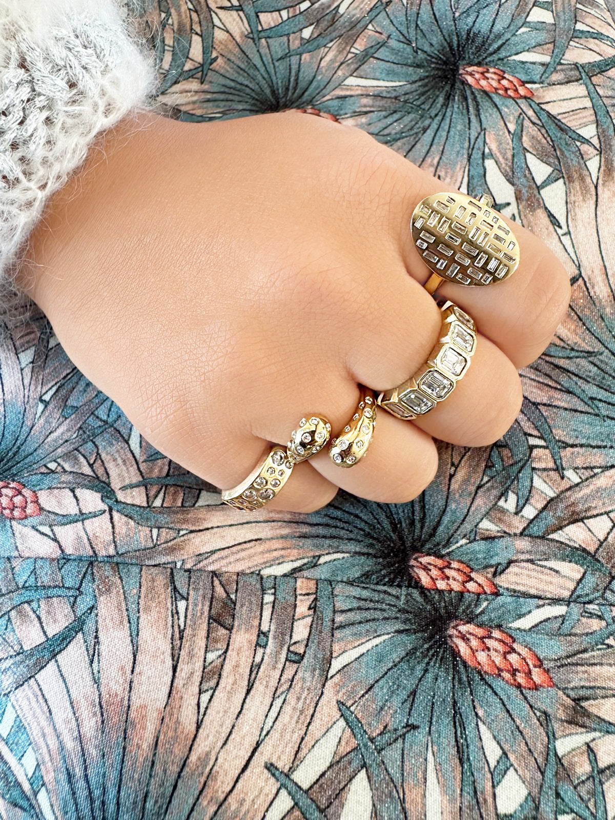 14K YG Stellar Baguette Diamond Ring