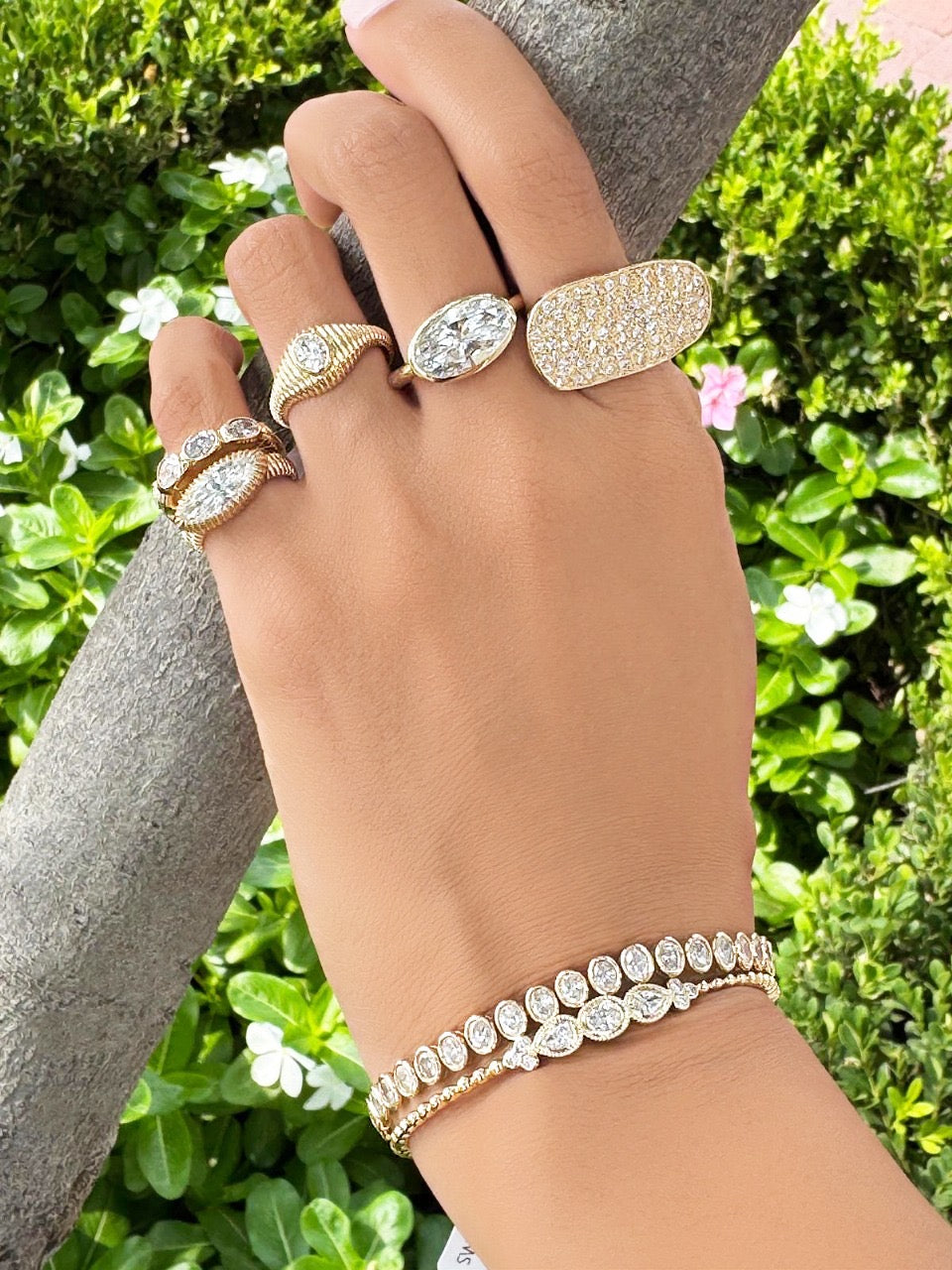 14K Oval Diamond Disc Ring