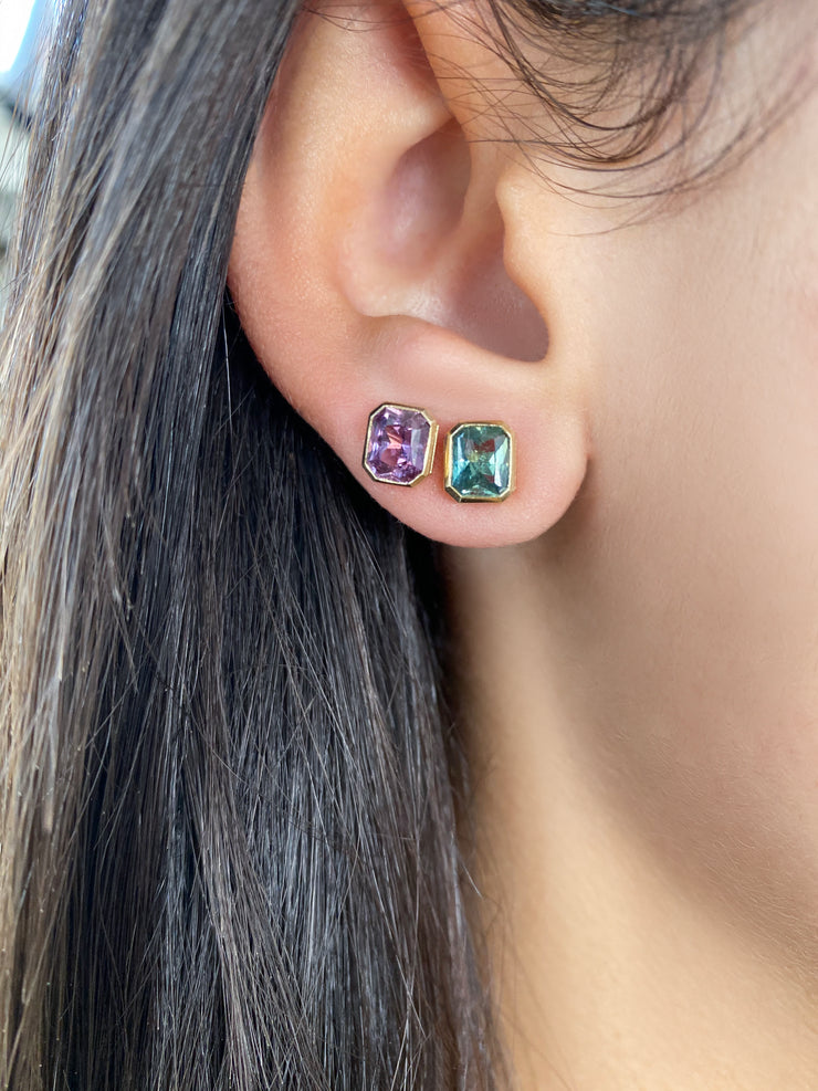 14K YG Green Sapphire Gypsy Studs